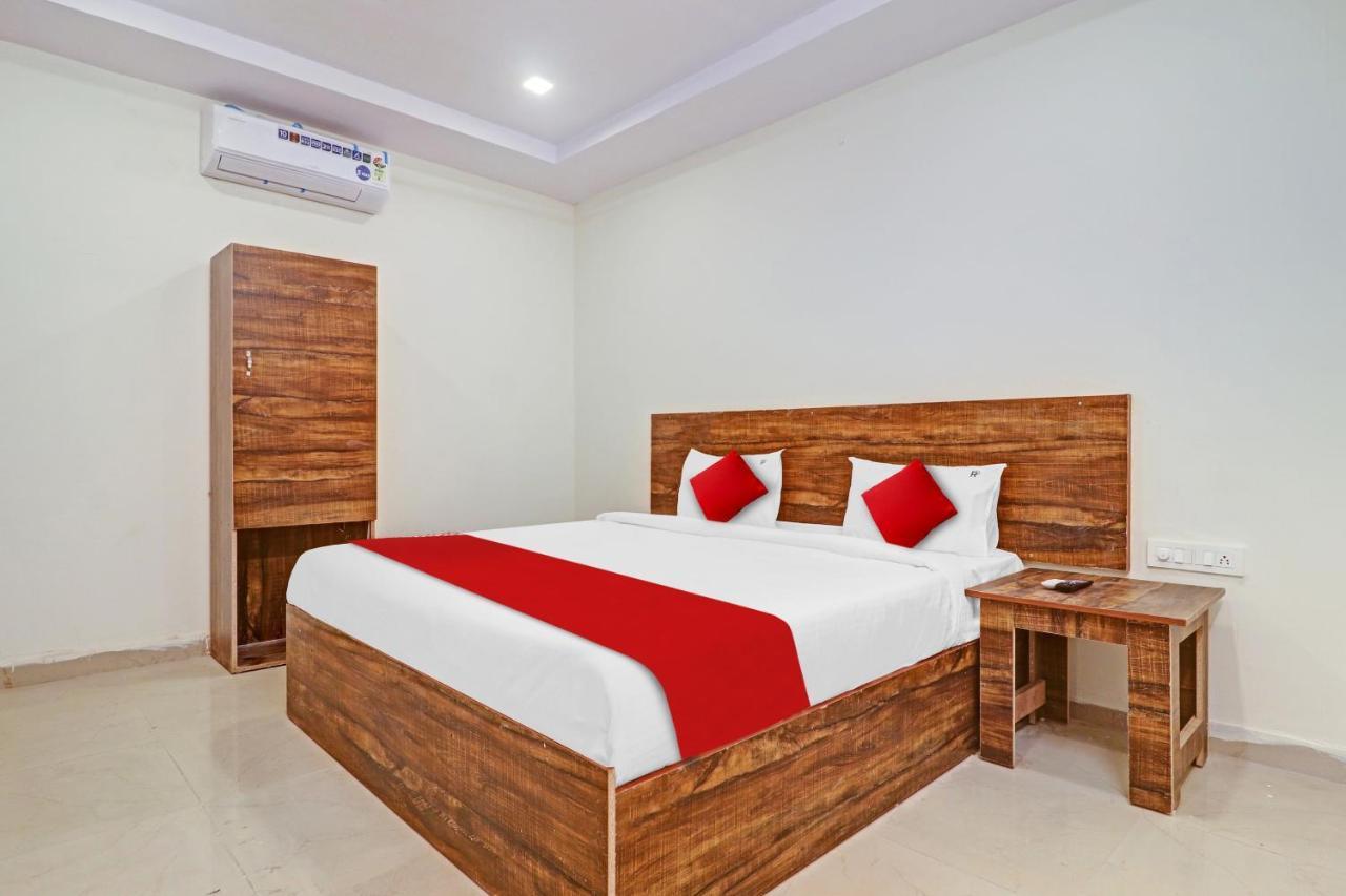 היידראבד Hotel O R Square Inn מראה חיצוני תמונה