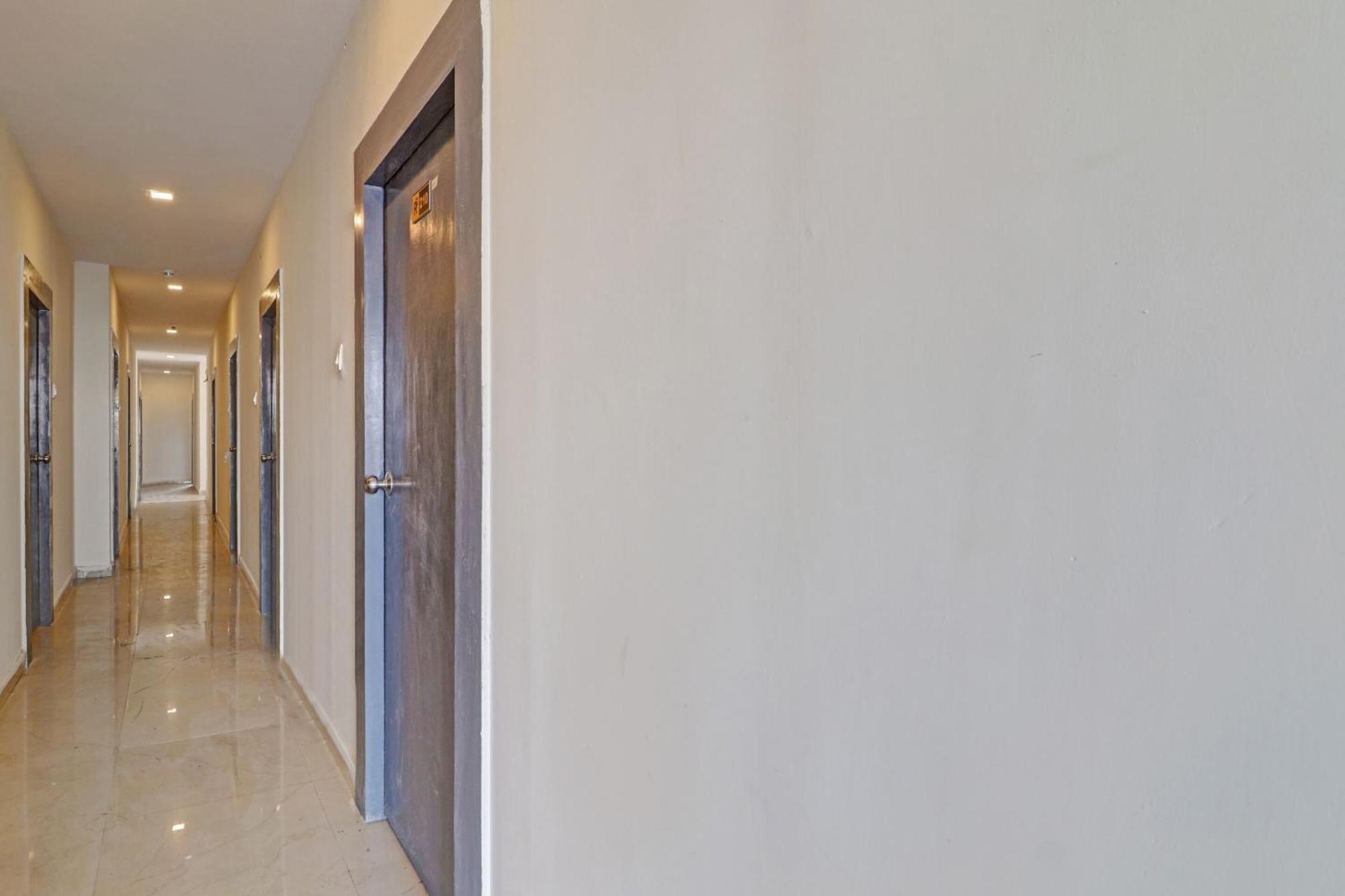 היידראבד Hotel O R Square Inn מראה חיצוני תמונה