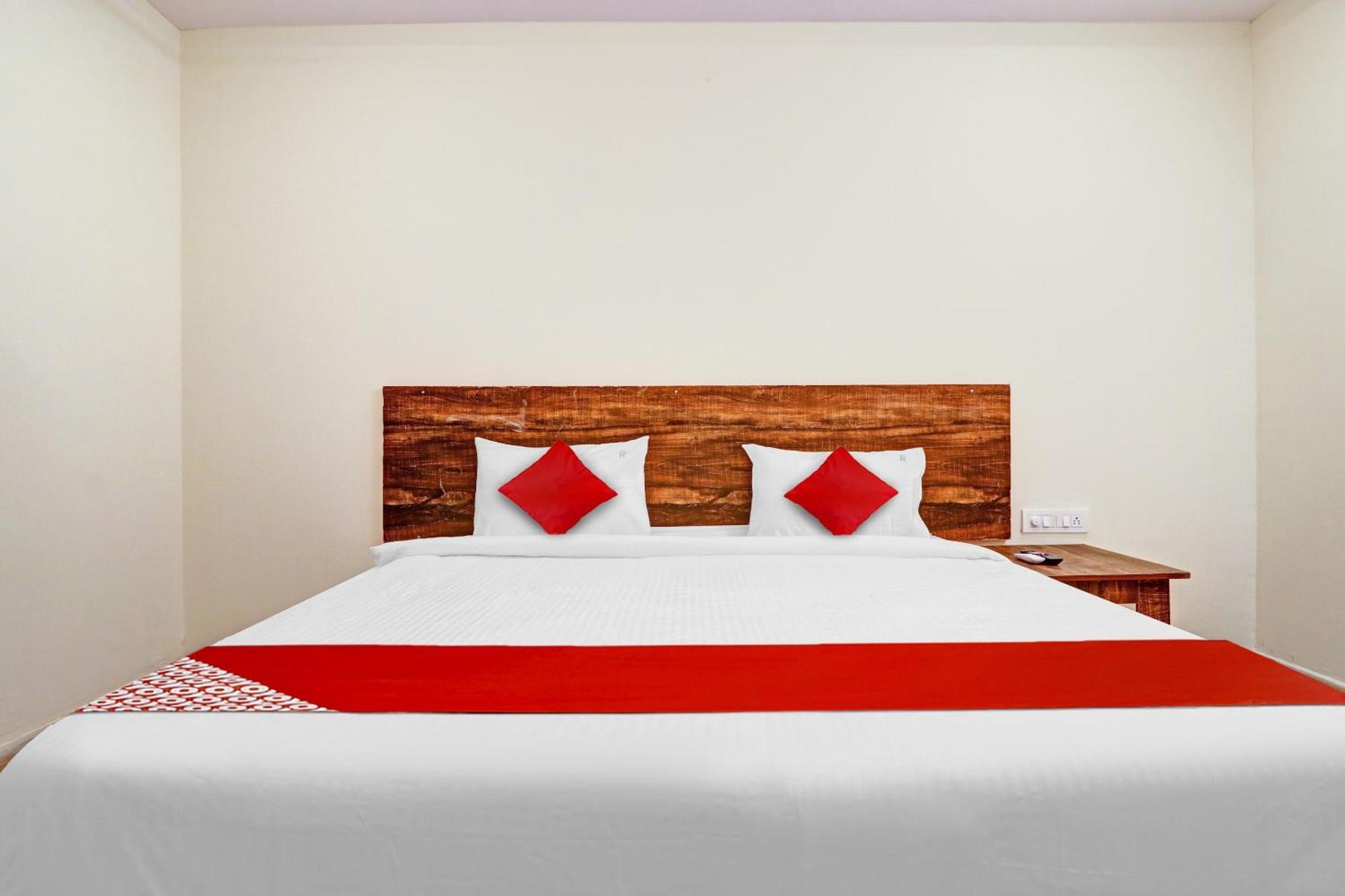 היידראבד Hotel O R Square Inn מראה חיצוני תמונה